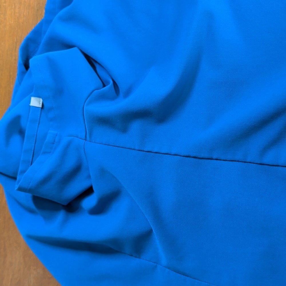 FIGS Catarina Winning Blue Short Sleeve Blue Scrub Top XL - Picture 9 of 10